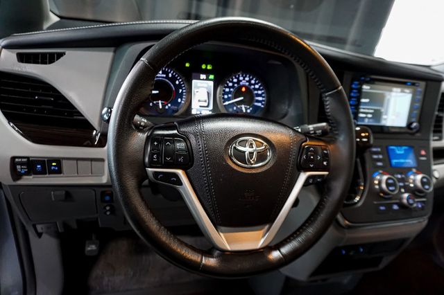 2019 Toyota Sienna *Hanicap Accessible* *VMI Handicap Conversion* *Power Ramp* - 23043305 - 68