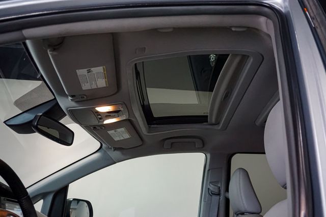 2019 Toyota Sienna *Hanicap Accessible* *VMI Handicap Conversion* *Power Ramp* - 23043305 - 70