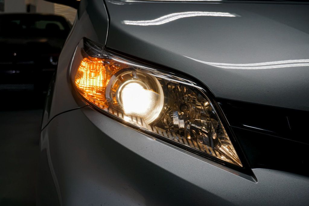 2019 Toyota Sienna *Hanicap Accessible* *VMI Handicap Conversion* *Power Ramp* - 23043305 - 81