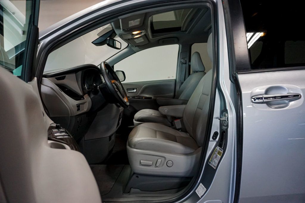 2019 Toyota Sienna *Hanicap Accessible* *VMI Handicap Conversion* *Power Ramp* - 23043305 - 8