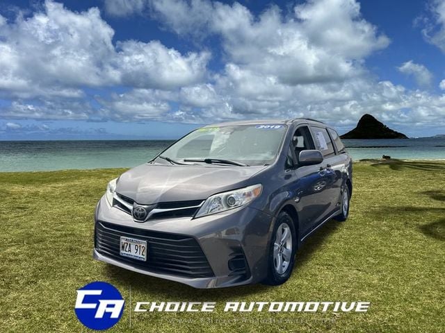 2019 Toyota Sienna LE Automatic Access Seat FWD 7-Passenger - 22672474 - 0