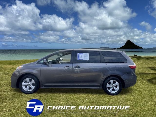 2019 Toyota Sienna LE Automatic Access Seat FWD 7-Passenger - 22672474 - 2