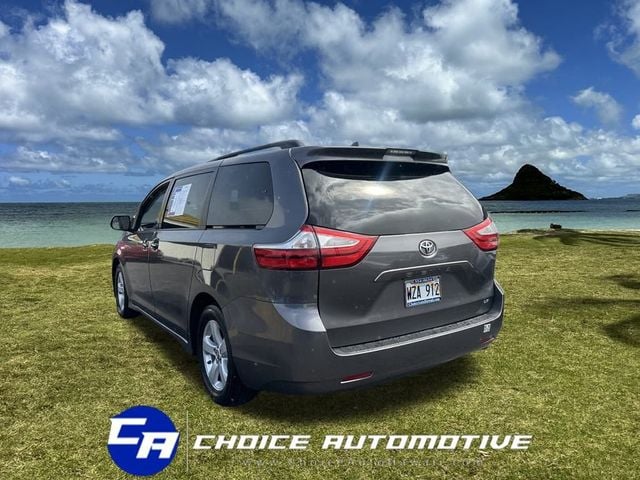 2019 Toyota Sienna LE Automatic Access Seat FWD 7-Passenger - 22672474 - 4