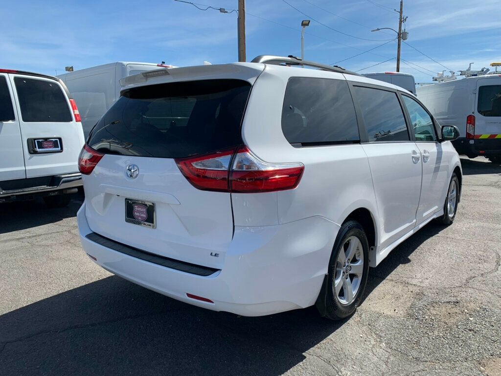 2019 Toyota Sienna LE FWD 8-Passenger - 22989790 - 9