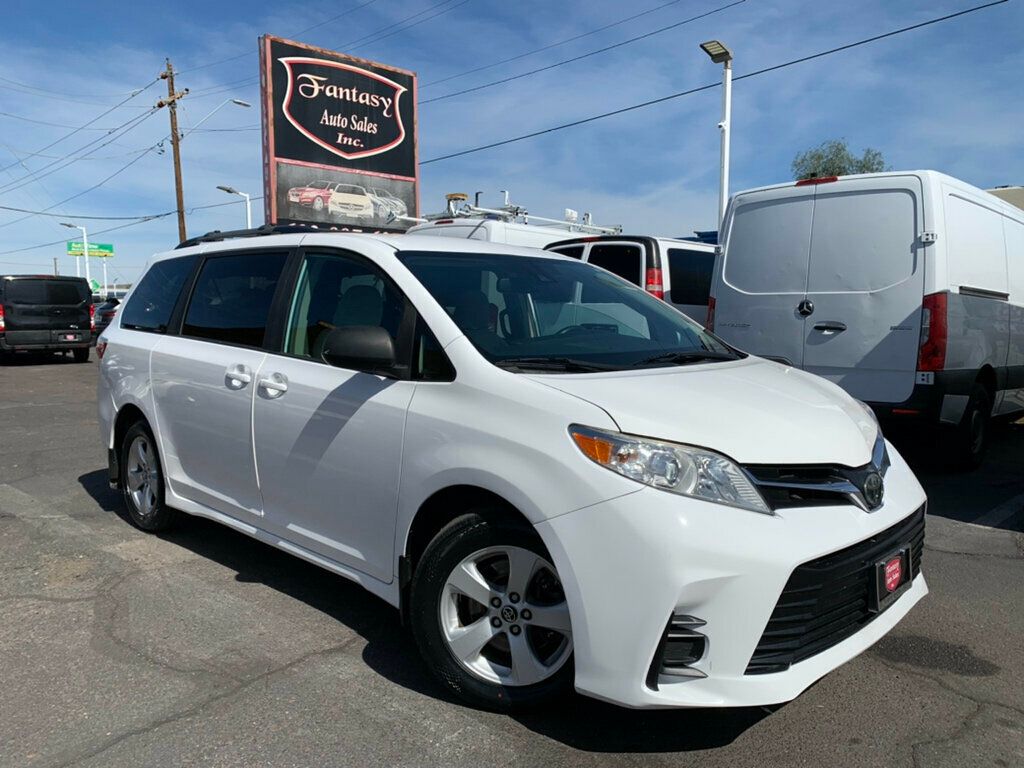 2019 Toyota Sienna LE FWD 8-Passenger - 22989790 - 1