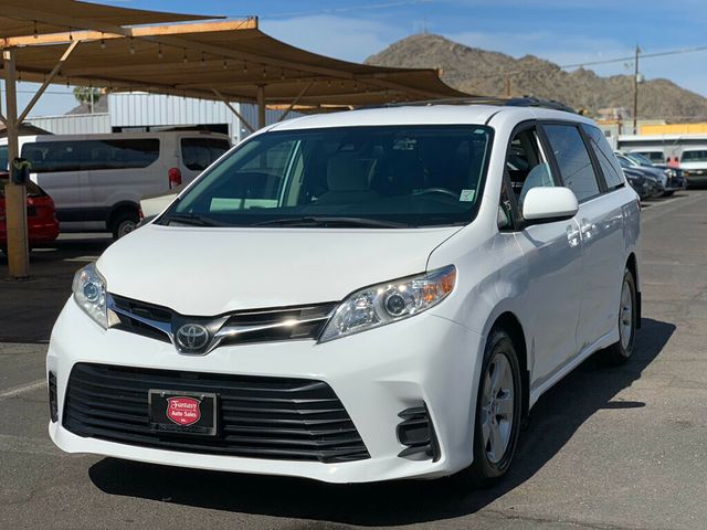 2019 Toyota Sienna LE FWD 8-Passenger - 22989790 - 3