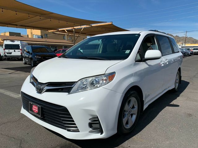 2019 Toyota Sienna LE FWD 8-Passenger - 22989790 - 4