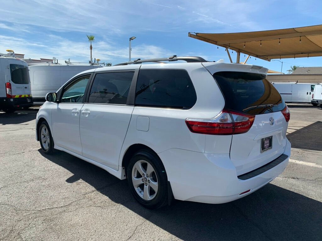 2019 Toyota Sienna LE FWD 8-Passenger - 22989790 - 6