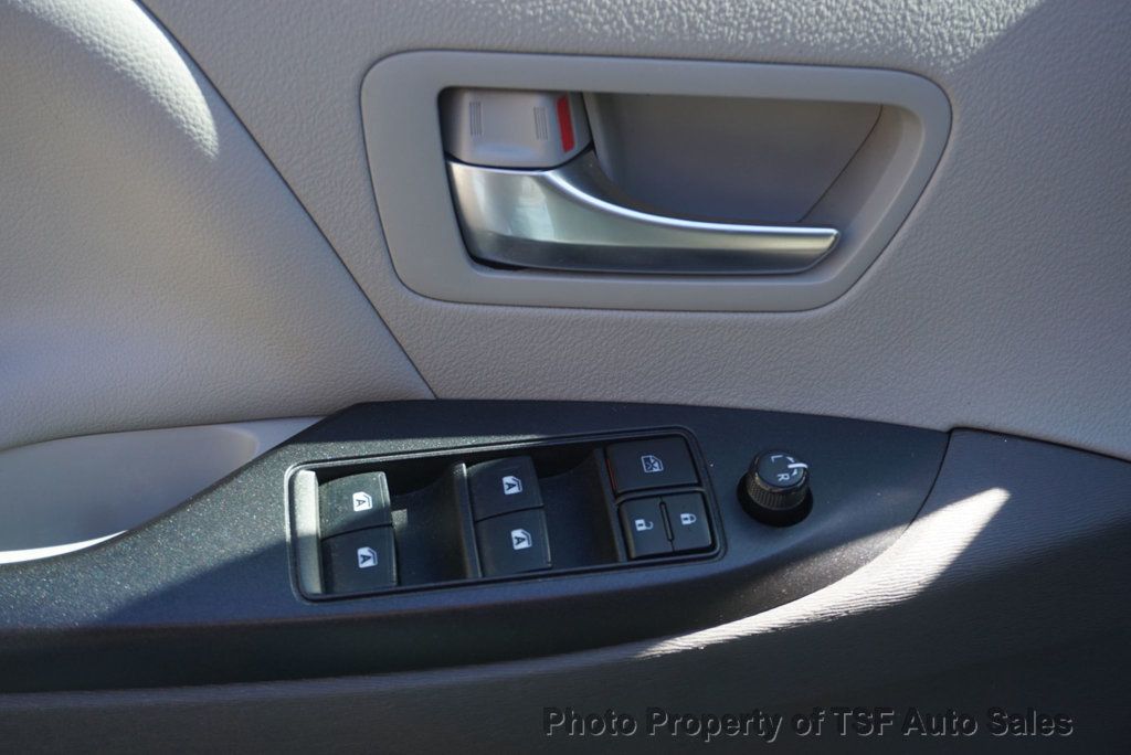 2019 Toyota Sienna LE FWD 8-Passenger - 23093524 - 10