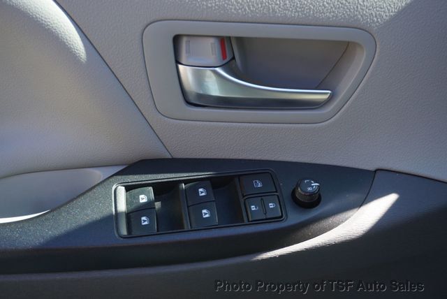 2019 Toyota Sienna LE FWD 8-Passenger - 23093524 - 10