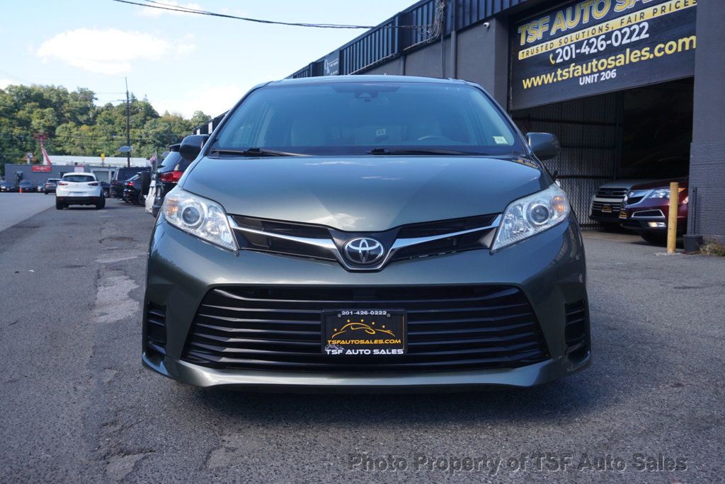 2019 Toyota Sienna LE FWD 8-Passenger - 23093524 - 1