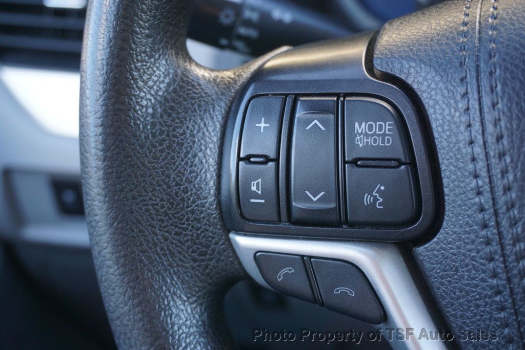 2019 Toyota Sienna LE FWD 8-Passenger - 23093524 - 27