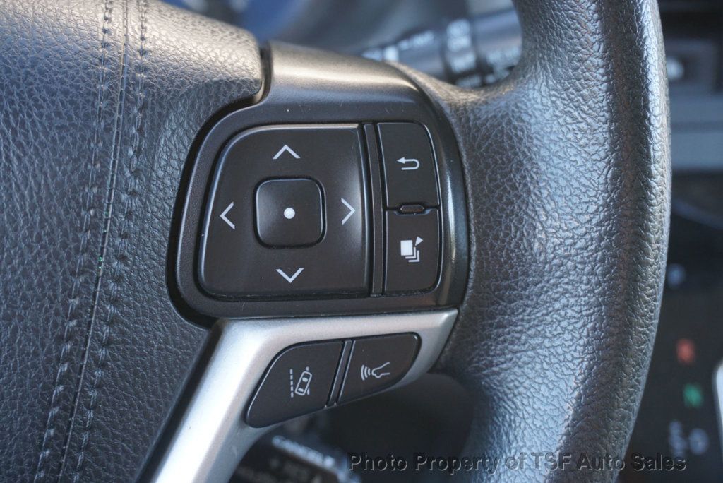 2019 Toyota Sienna LE FWD 8-Passenger - 23093524 - 28