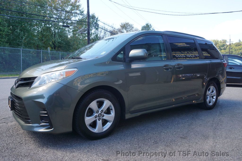 2019 Toyota Sienna LE FWD 8-Passenger - 23093524 - 2