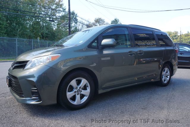 2019 Toyota Sienna LE FWD 8-Passenger - 23093524 - 2