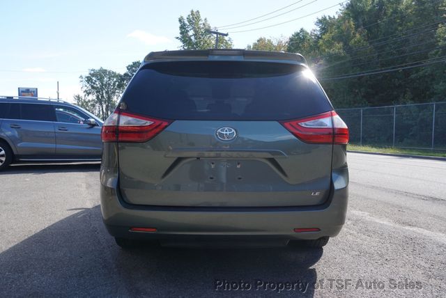 2019 Toyota Sienna LE FWD 8-Passenger - 23093524 - 5