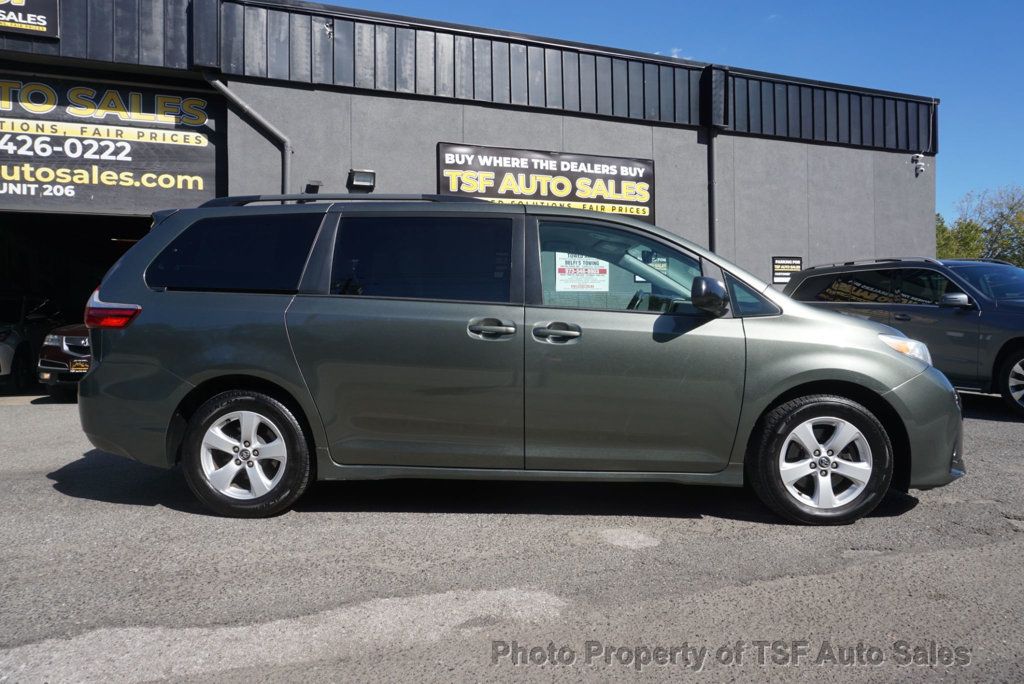 2019 Toyota Sienna LE FWD 8-Passenger - 23093524 - 7