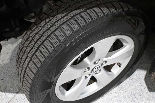 2019 Toyota Sienna LE Mobility FWD 7-Passenger Mobility - 23009991 - 10