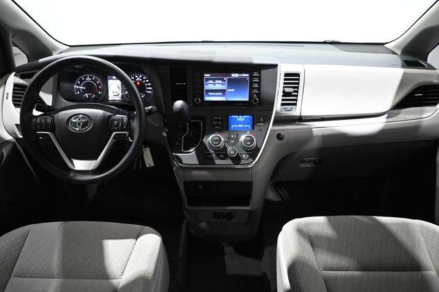 2019 Toyota Sienna LE Mobility FWD 7-Passenger Mobility - 23009991 - 21