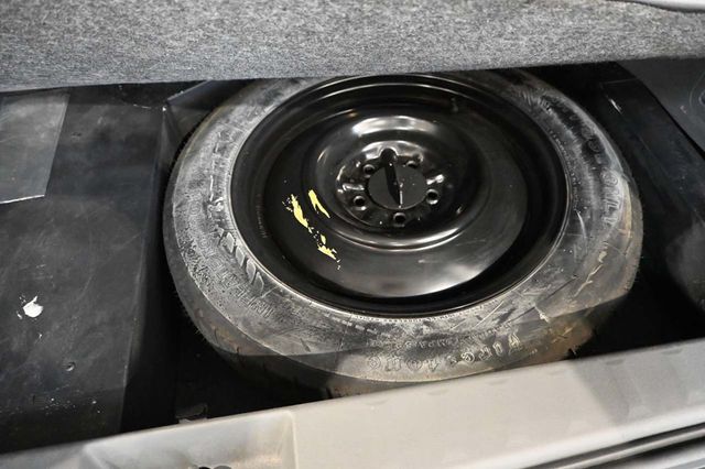 2019 Toyota Sienna LE Mobility FWD 7-Passenger Mobility - 23009991 - 25