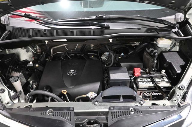 2019 Toyota Sienna LE Mobility FWD 7-Passenger Mobility - 23009991 - 35