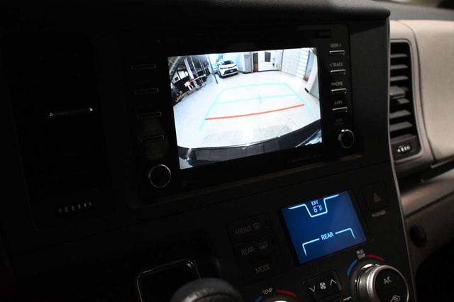 2019 Toyota Sienna LE Mobility FWD 7-Passenger Mobility - 23009991 - 37