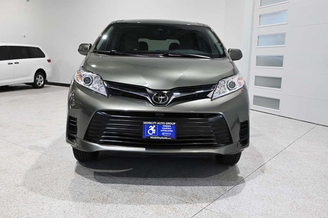 2019 Toyota Sienna LE Mobility FWD 7-Passenger Mobility - 23009991 - 3