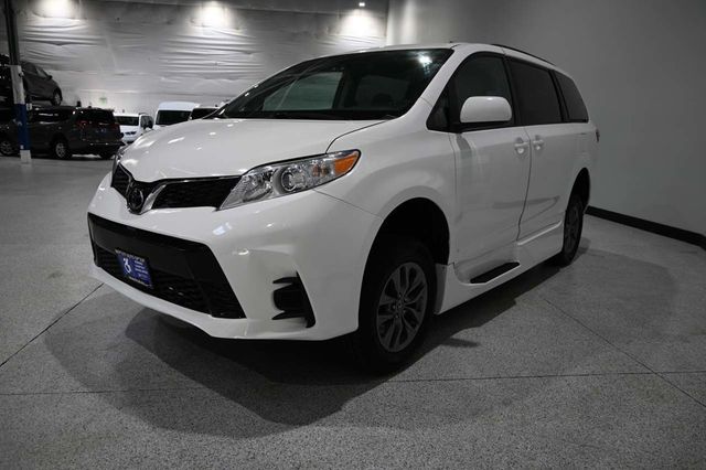 2019 Toyota Sienna LE Mobility FWD 7-Passenger Mobility - 23052839 - 9