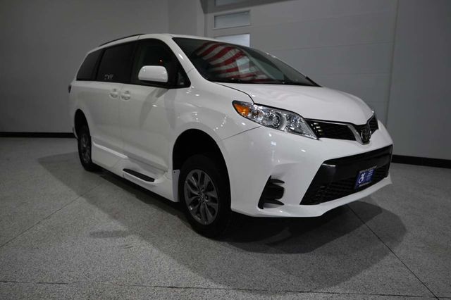 2019 Toyota Sienna LE Mobility FWD 7-Passenger Mobility - 23052839 - 2