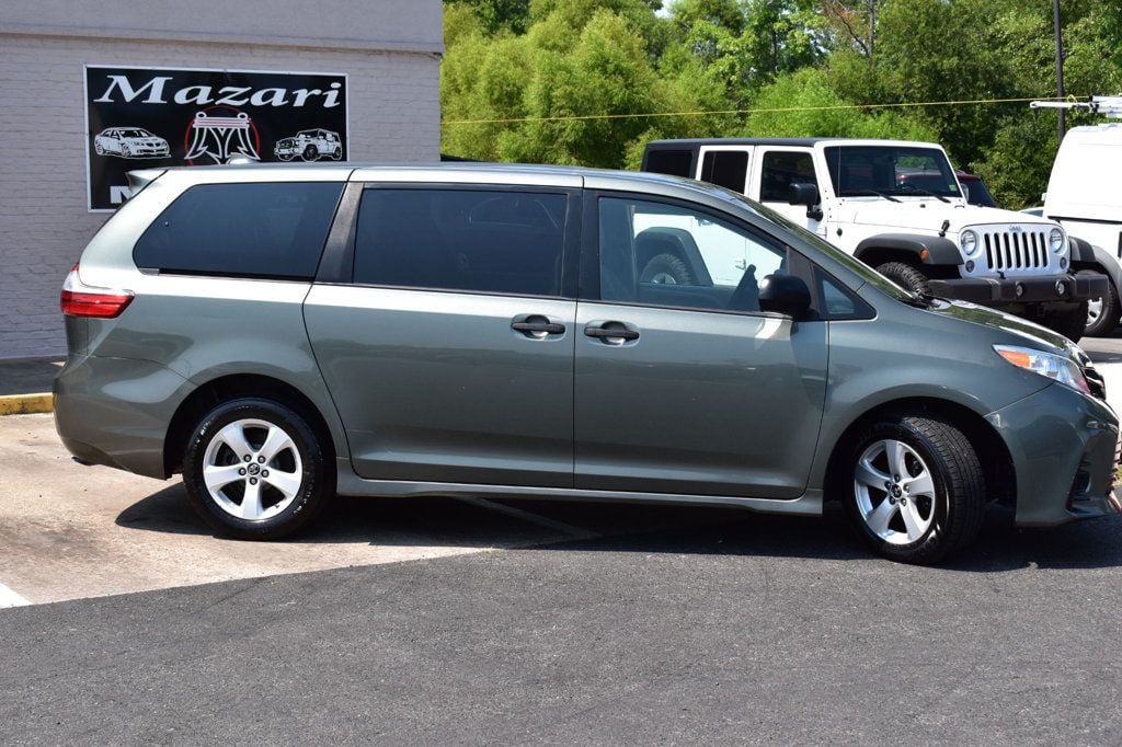 2019 Toyota Sienna L FWD 7-Passenger - 22576230 - 3