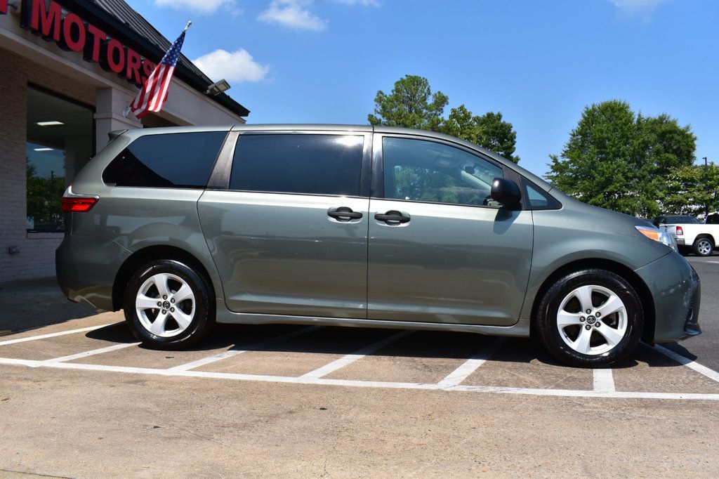 2019 Toyota Sienna L FWD 7-Passenger - 22576230 - 5