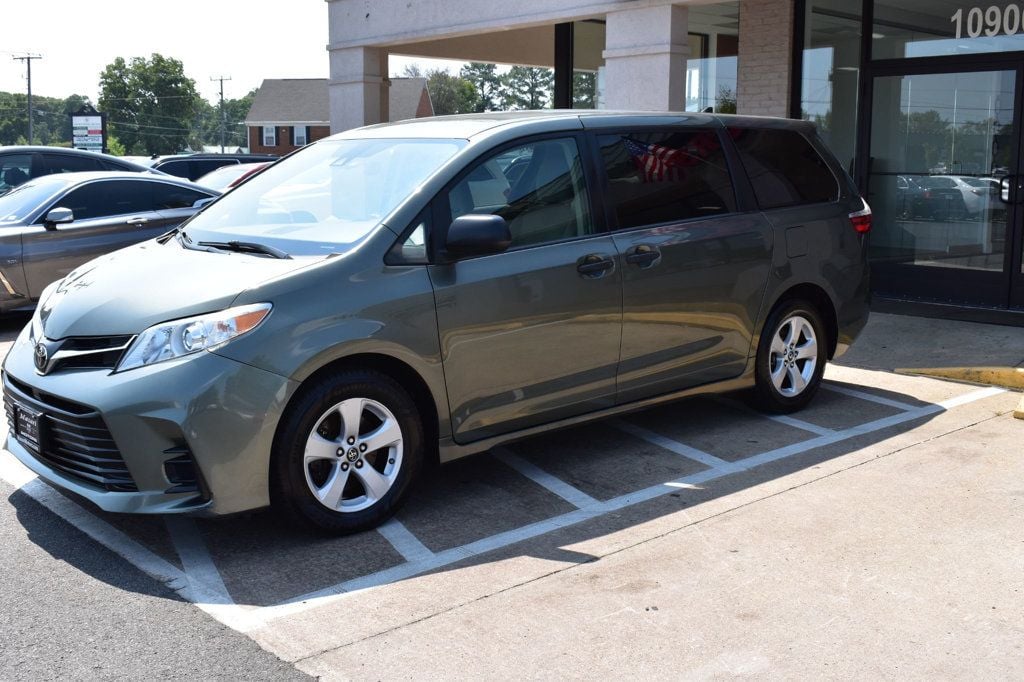 2019 Toyota Sienna L FWD 7-Passenger - 22576230 - 7