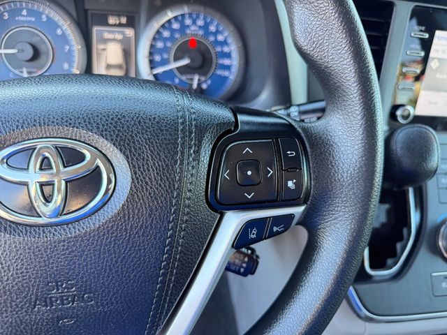 2019 Toyota Sienna L FWD 7-Passenger - 22933856 - 22