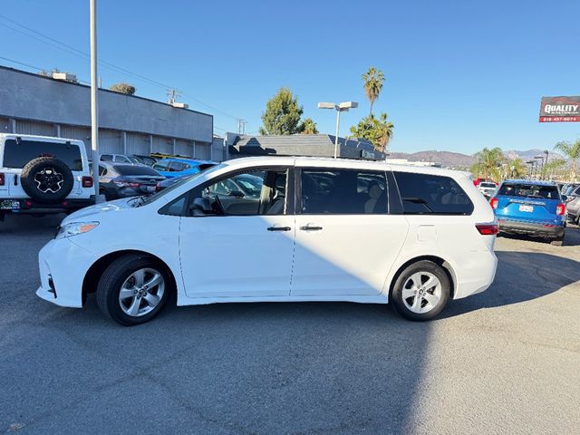 2019 Toyota Sienna L FWD 7-Passenger - 22933856 - 5