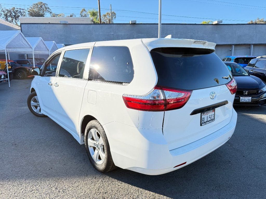 2019 Toyota Sienna L FWD 7-Passenger - 22933856 - 6