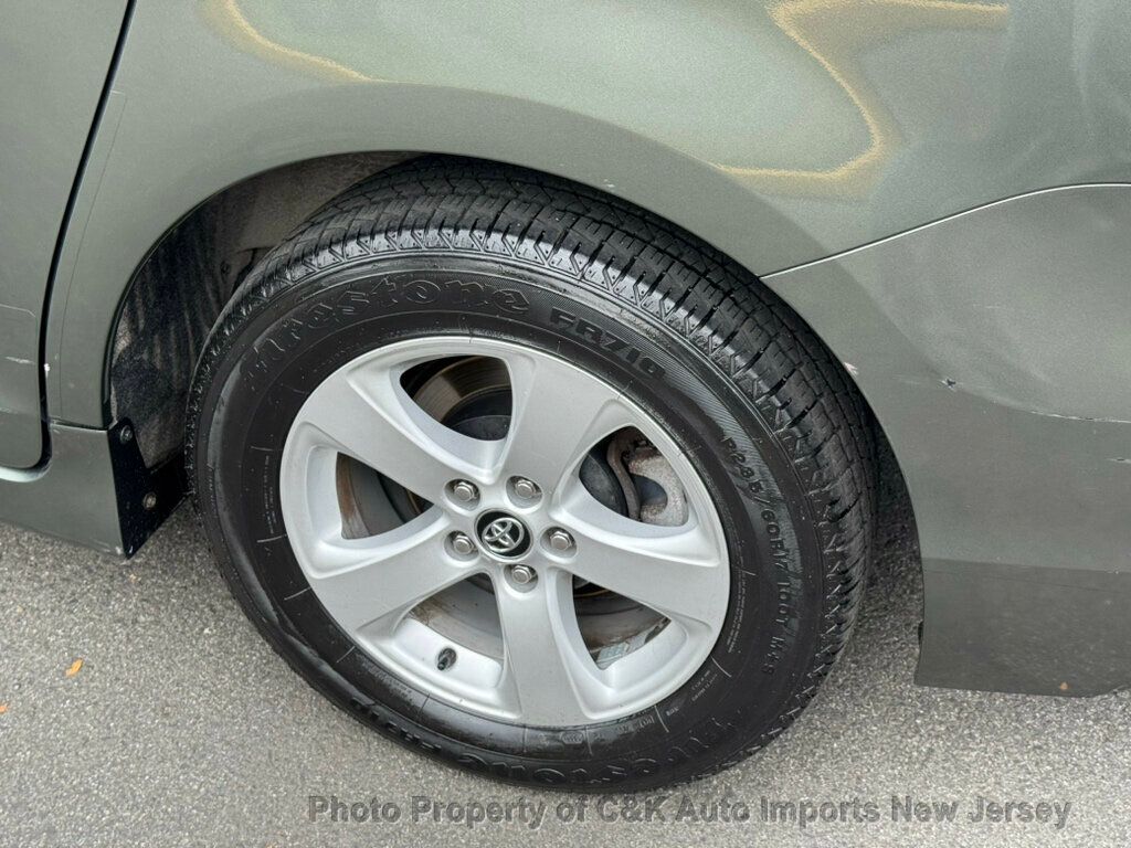 2019 Toyota Sienna L photo 32