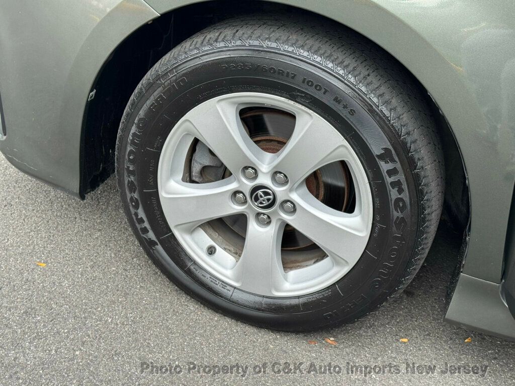 2019 Toyota Sienna L photo 33