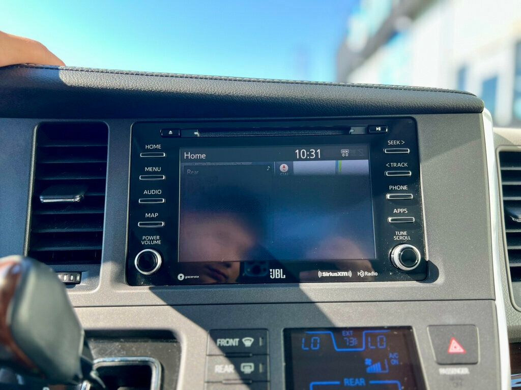 2019 Toyota Sienna Limited Premium photo 20