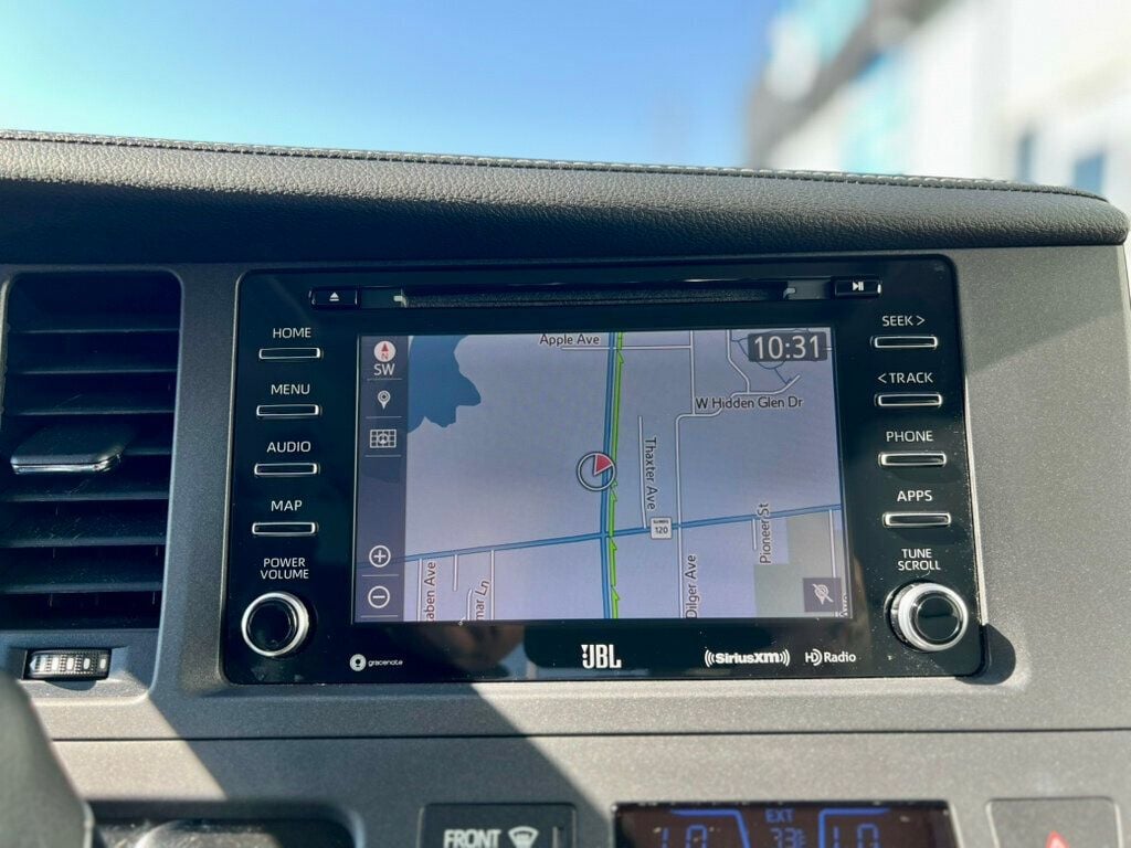 2019 Toyota Sienna Limited Premium photo 23