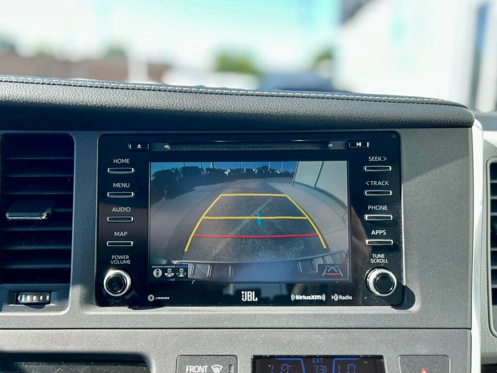 2019 Toyota Sienna Limited Premium photo 24