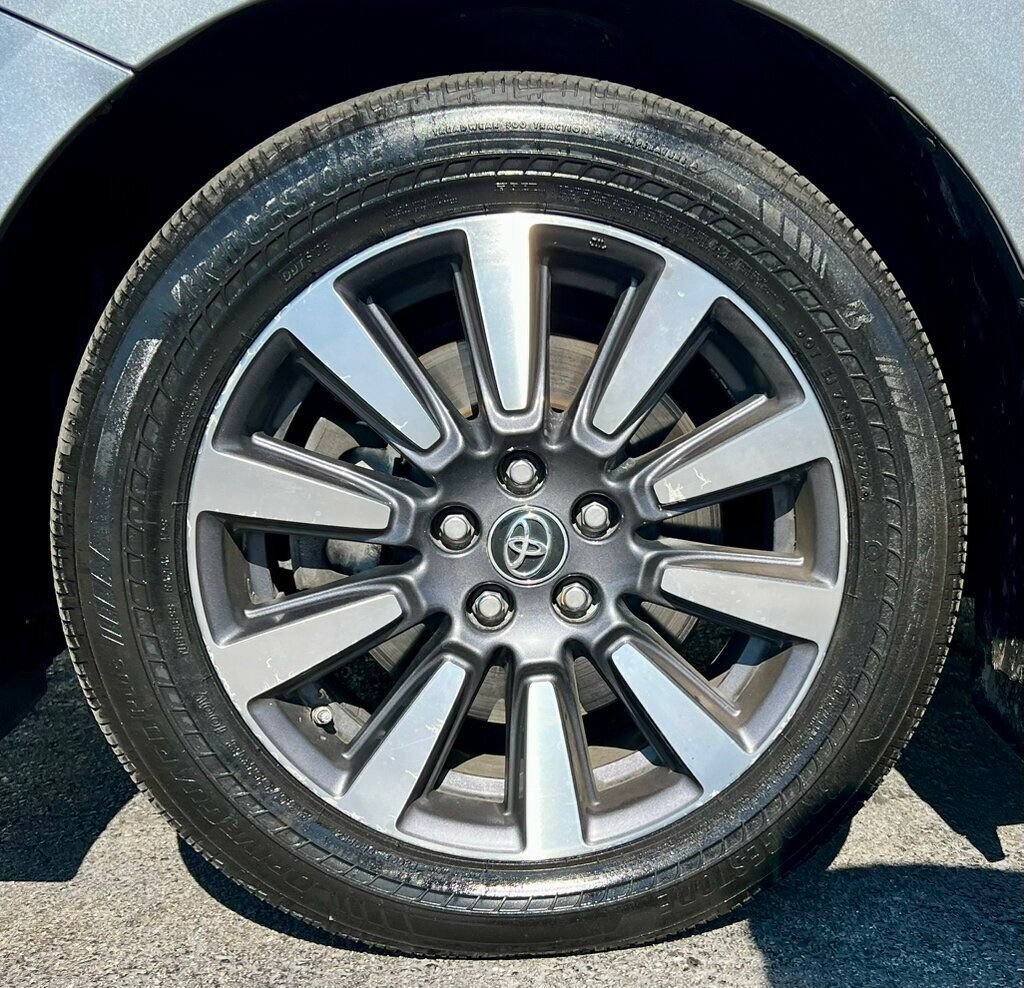 2019 Toyota Sienna Limited Premium photo 29