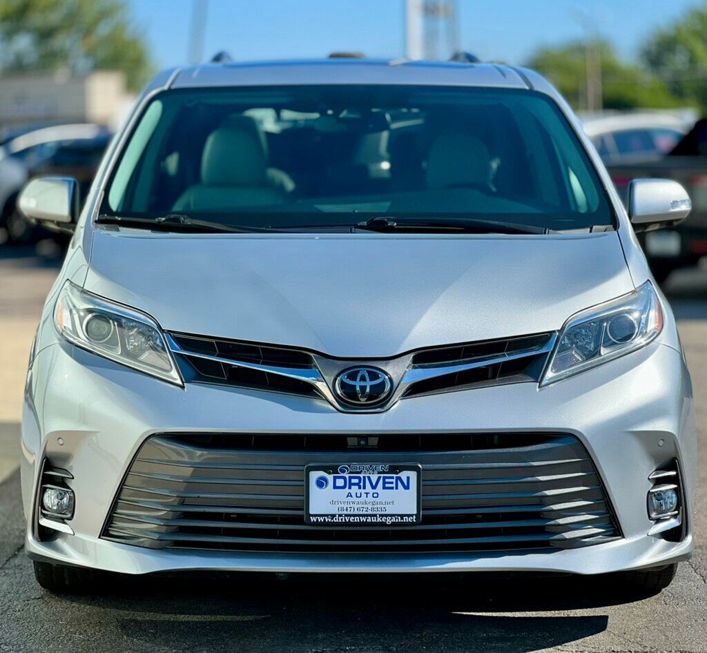2019 Toyota Sienna Limited Premium photo 36