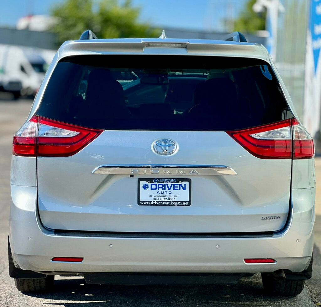 2019 Toyota Sienna Limited Premium photo 4