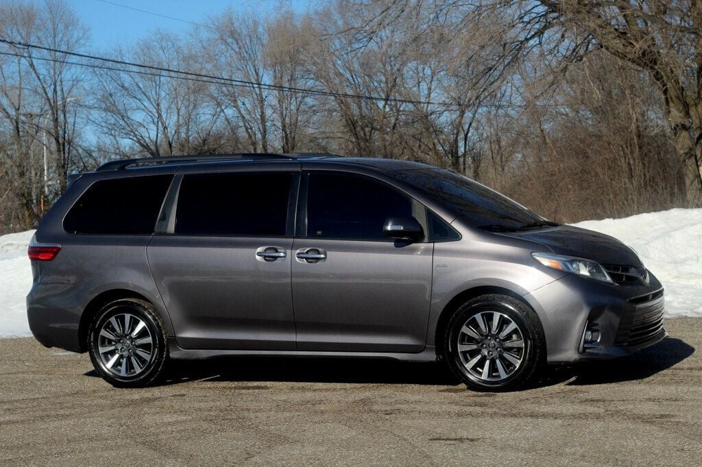2019 Toyota Sienna ONE OWNER AWD LIMITED W/ NAVIGATION, LEATHER HTD SEATS, MOONROOF - 22976799 | Video 1