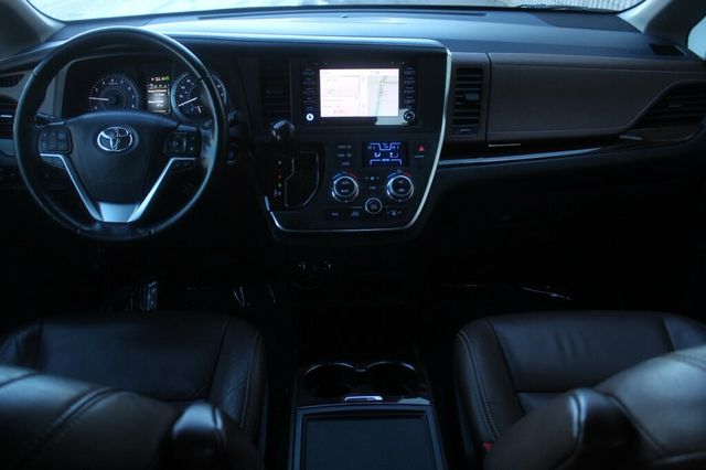 2019 Toyota Sienna ONE OWNER AWD LIMITED W/ NAVIGATION, LEATHER HTD SEATS, MOONROOF - 22976799 - 11