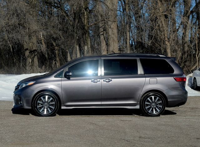 2019 Toyota Sienna ONE OWNER AWD LIMITED W/ NAVIGATION, LEATHER HTD SEATS, MOONROOF - 22976799 - 16