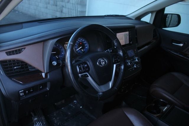 2019 Toyota Sienna ONE OWNER AWD LIMITED W/ NAVIGATION, LEATHER HTD SEATS, MOONROOF - 22976799 - 23