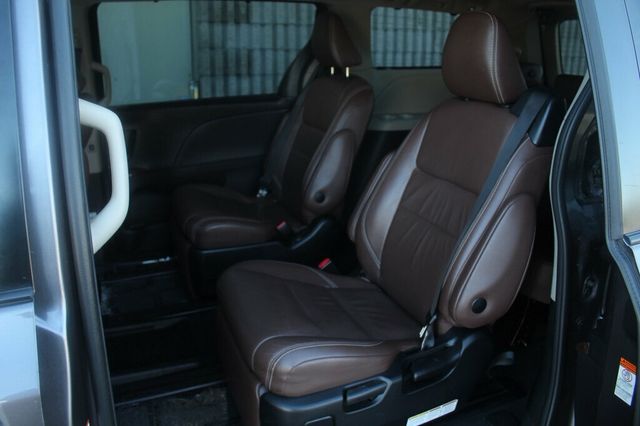 2019 Toyota Sienna ONE OWNER AWD LIMITED W/ NAVIGATION, LEATHER HTD SEATS, MOONROOF - 22976799 - 26