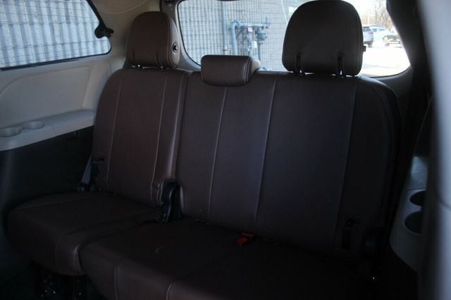 2019 Toyota Sienna ONE OWNER AWD LIMITED W/ NAVIGATION, LEATHER HTD SEATS, MOONROOF - 22976799 - 27