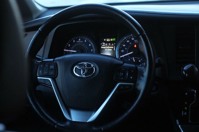 2019 Toyota Sienna ONE OWNER AWD LIMITED W/ NAVIGATION, LEATHER HTD SEATS, MOONROOF - 22976799 - 28